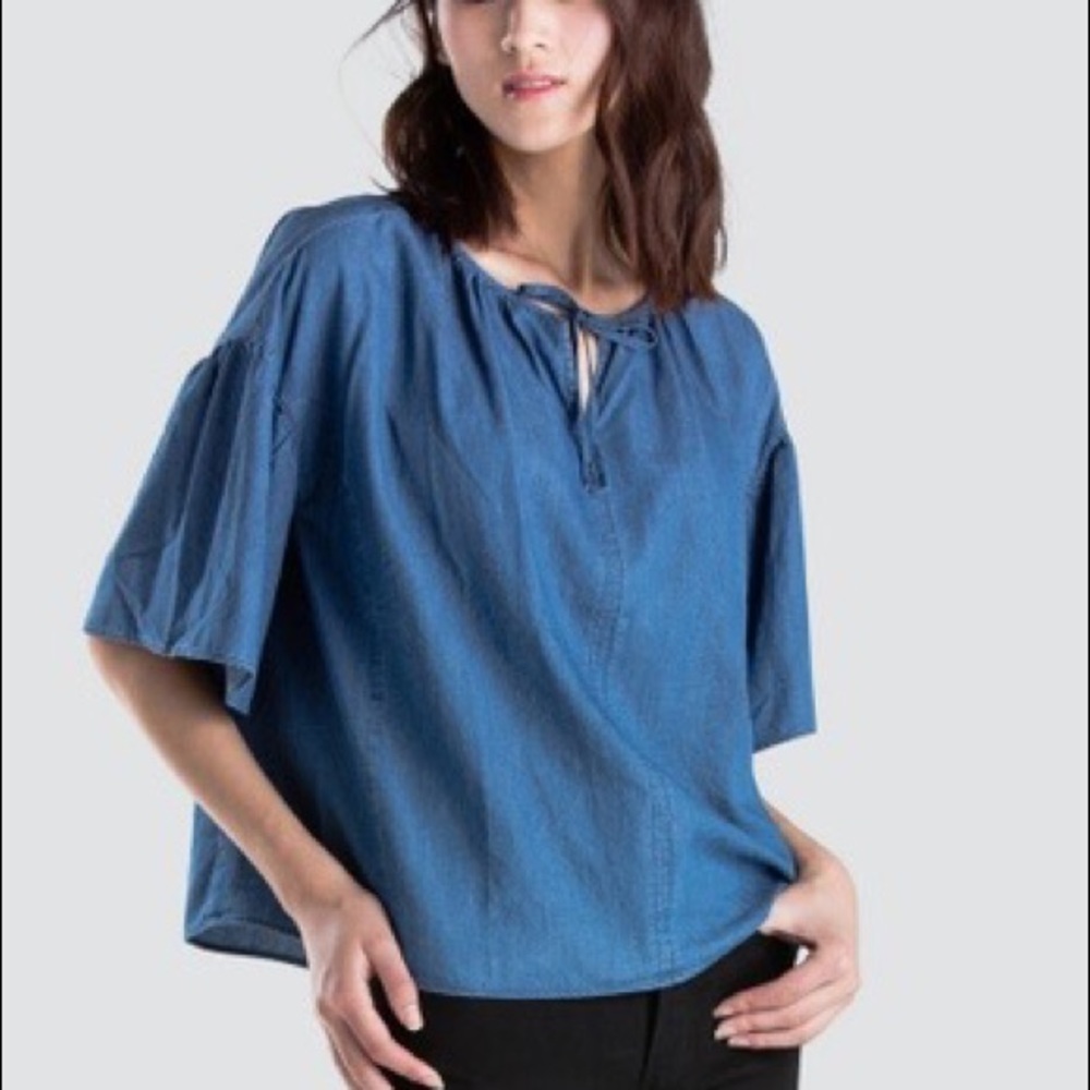 LEVI’S  Leslie Denim Top